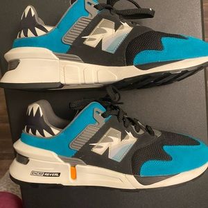 New Balances 997S Shoe Palace Great White Shark Teal Toe Size 10.5 men’s
